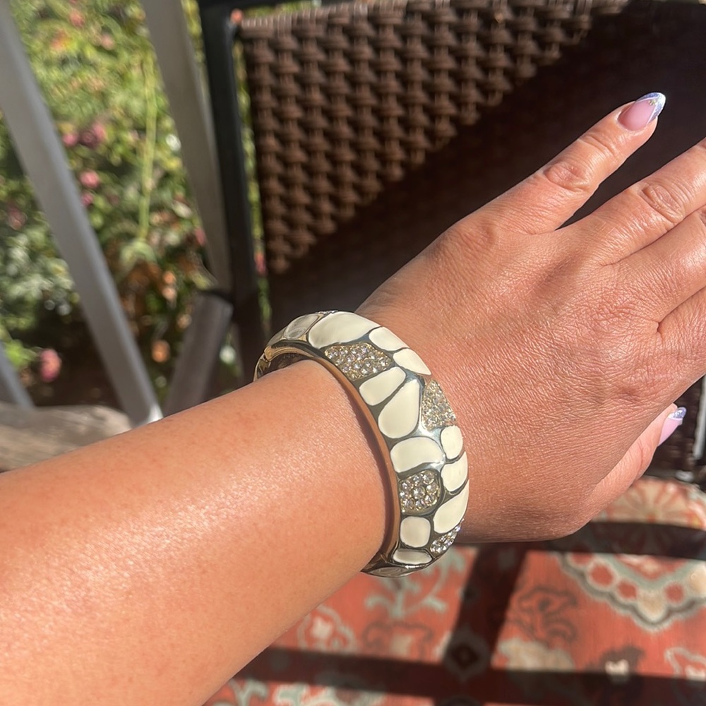Bangle/ bracelet